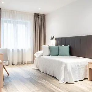 https://hostel-ronces.sansebastianhotels.net